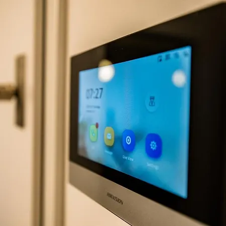 Artclass Coresi Apartament *