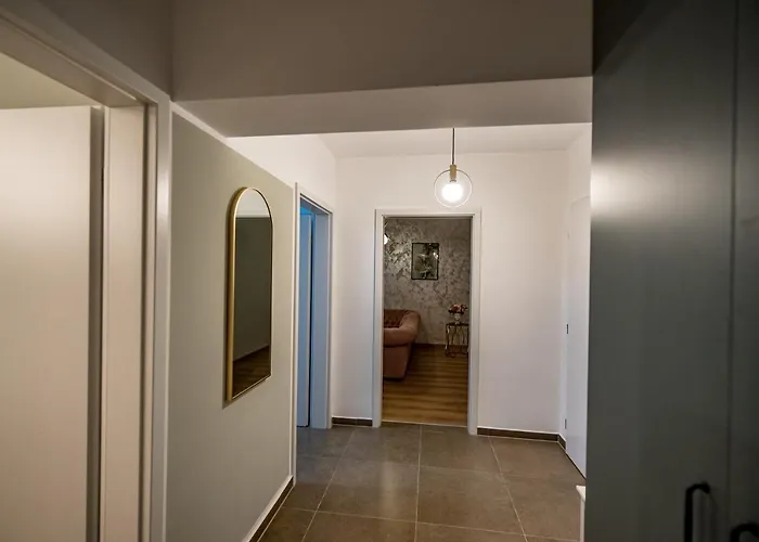 Artclass Coresi Appartement *